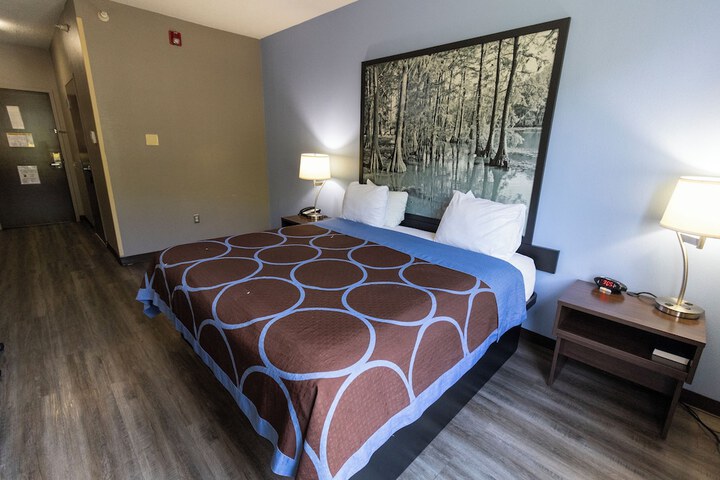 Room 26 of 71
