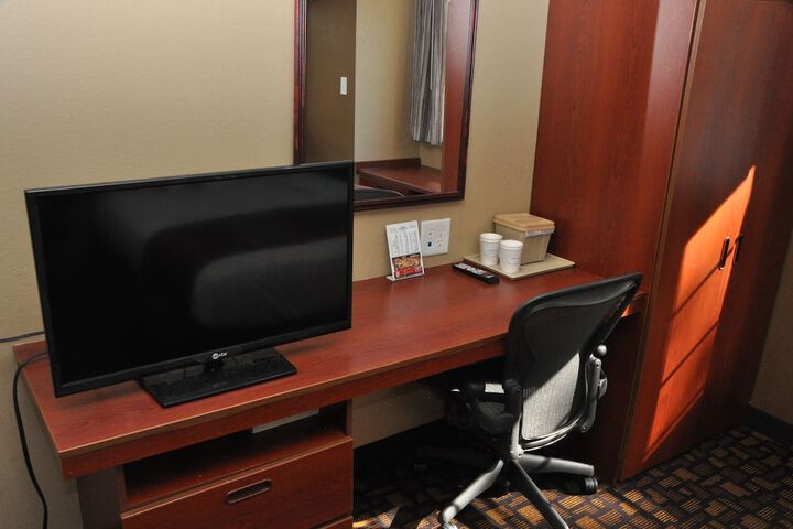 Room 9 of 34