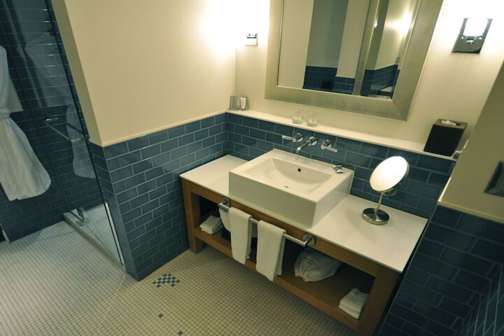 Room 46 of 149