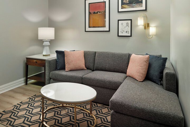 Room 15 of 34