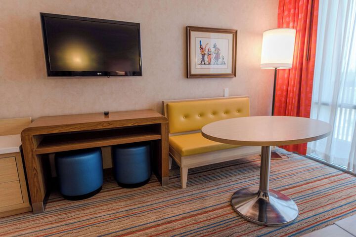 Room 93 of 132