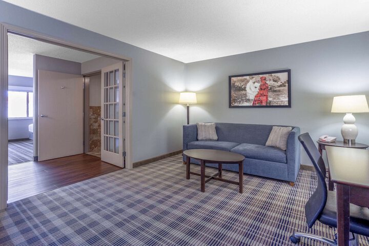 Room 6 of 27