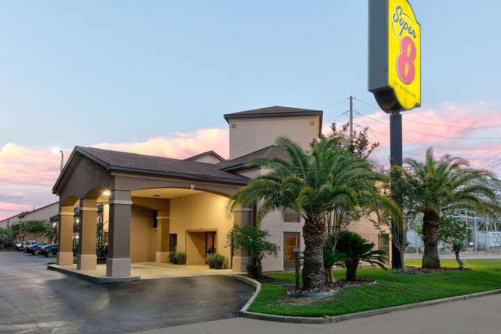 Hotel 2 of 33