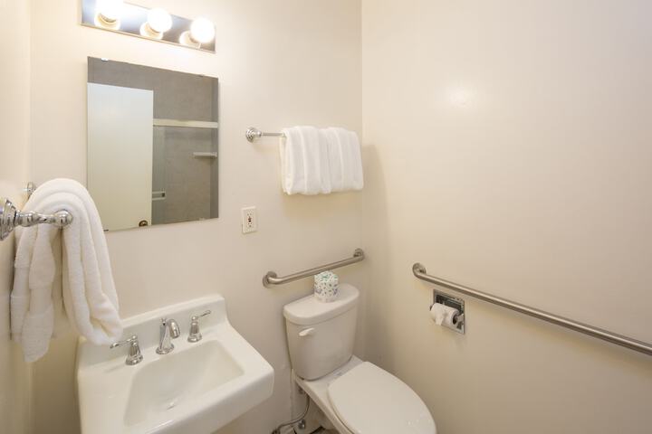 Room 20 of 74