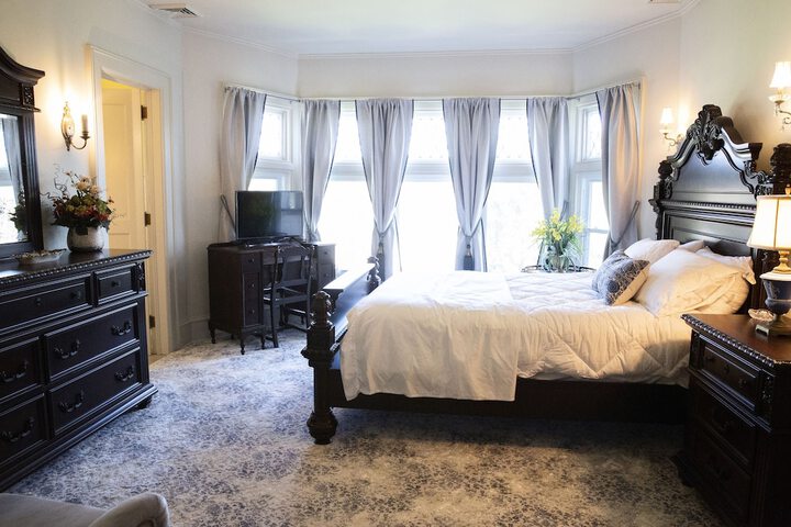 Room 4 of 19