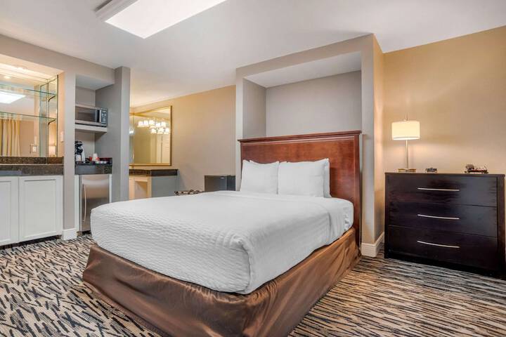 Clarion Inn and Conference Center