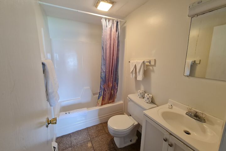 Room 9 of 27
