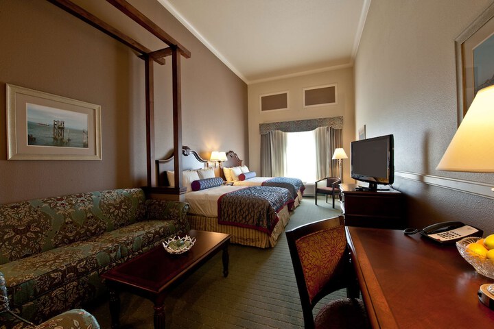 Room 11 of 43