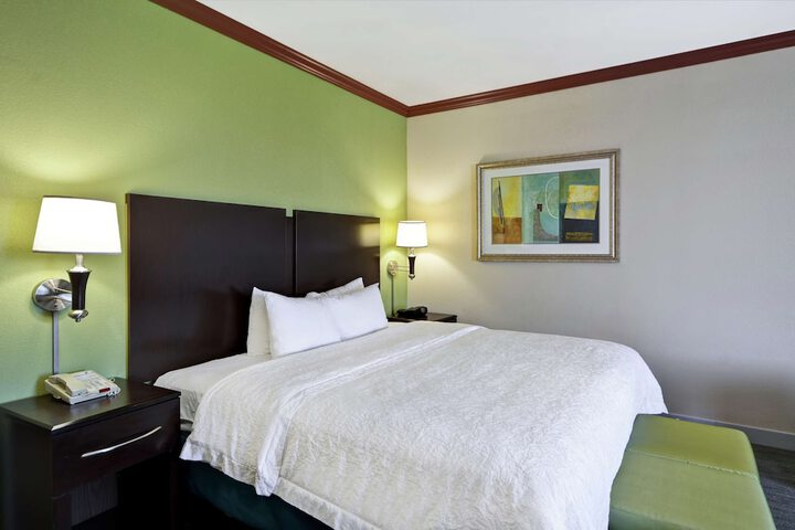 Room 21 of 38