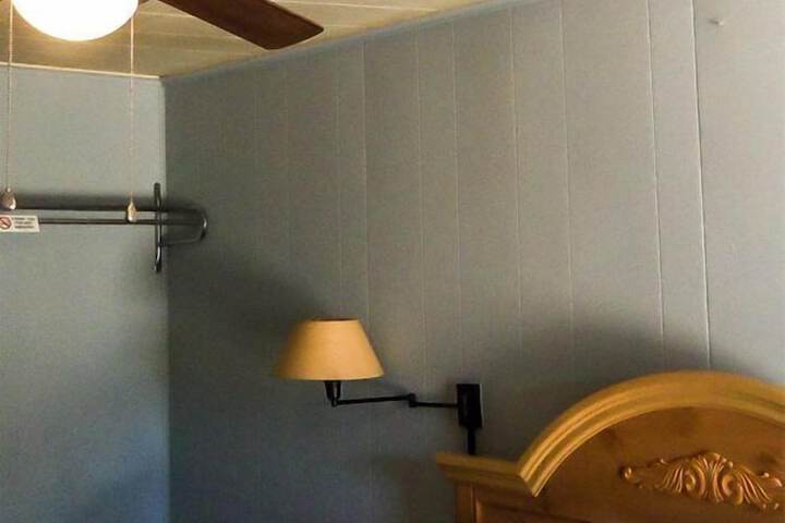 Room 72 of 83