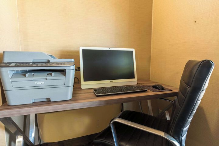 Business Center 127 of 132