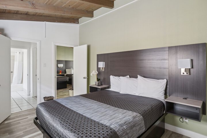 Discovery Inn