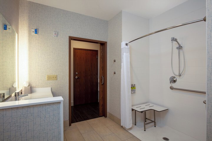 Room 21 of 62