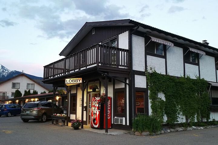 Yellowhead Motel