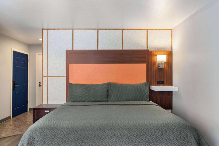 Travelodge by Wyndham Depoe Bay