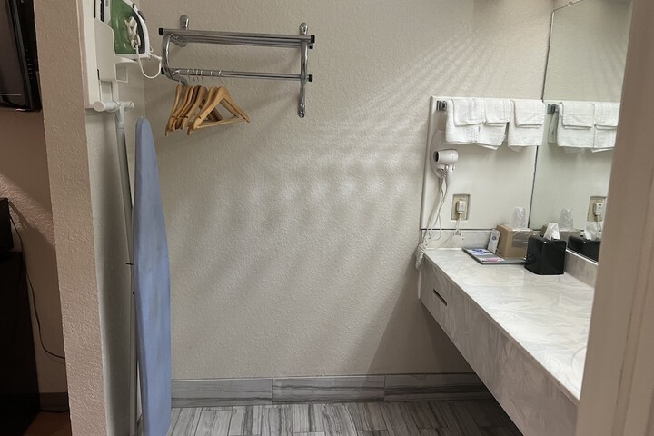 Room 12 of 30