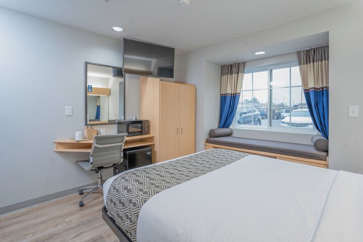 Room 14 of 21