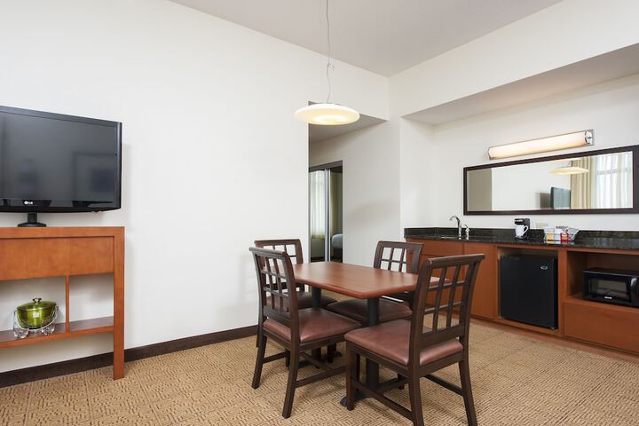 Hyatt Place Des Moines / Downtown