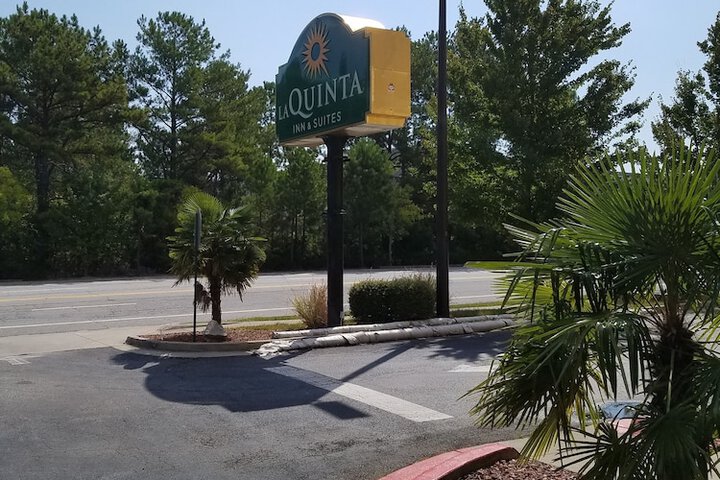 La Quinta Inn & Suites by Wyndham Atlanta-Union City