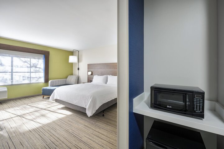 Holiday Inn Express & Suites Gilbert Mesa Gateway Airport by IHG
