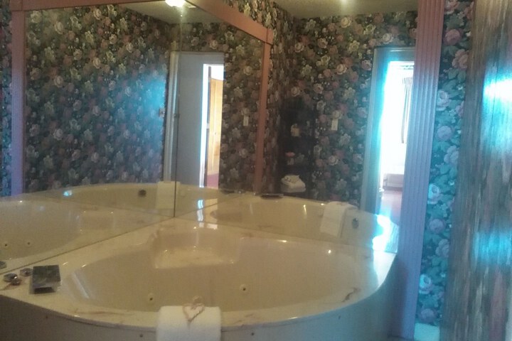 Hot Tub 39 of 42