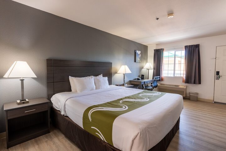 Room 30 of 49
