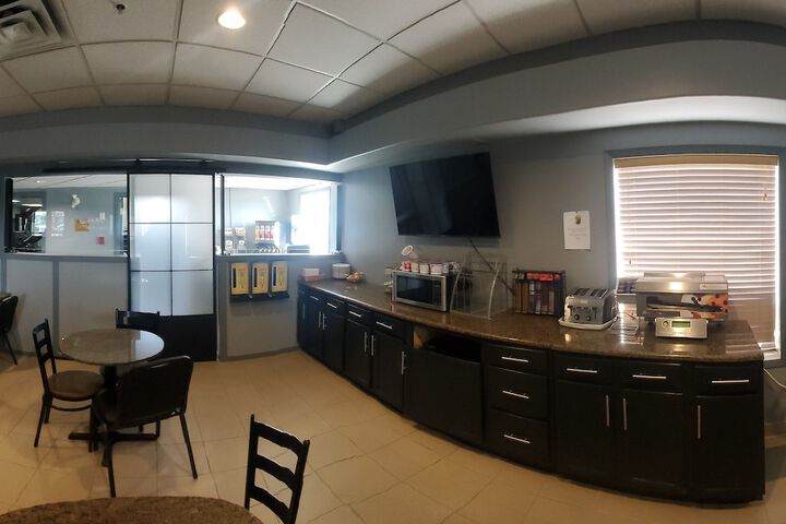 Super 8 by Wyndham Edmonton International Airport