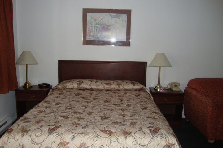 Room 10 of 24