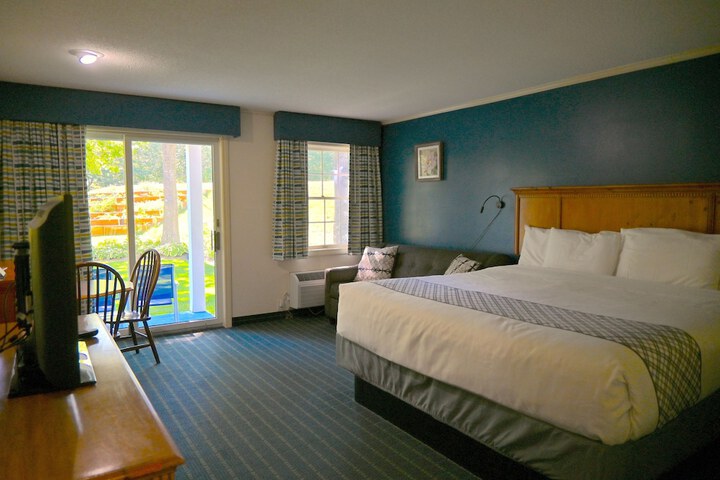 Room 64 of 103