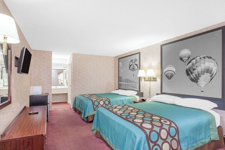 Room 7 of 15