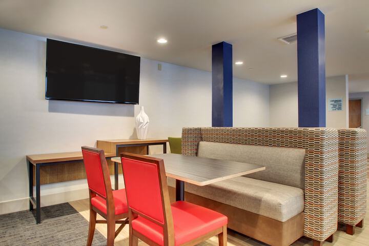 Hotel 4 of 109