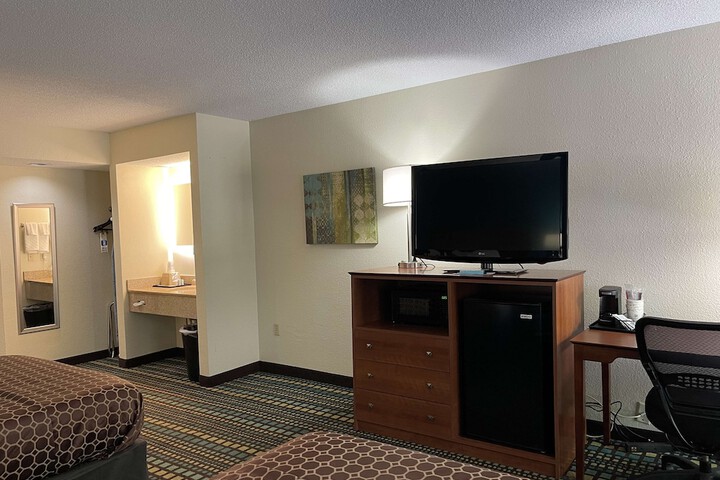 Room 7 of 19