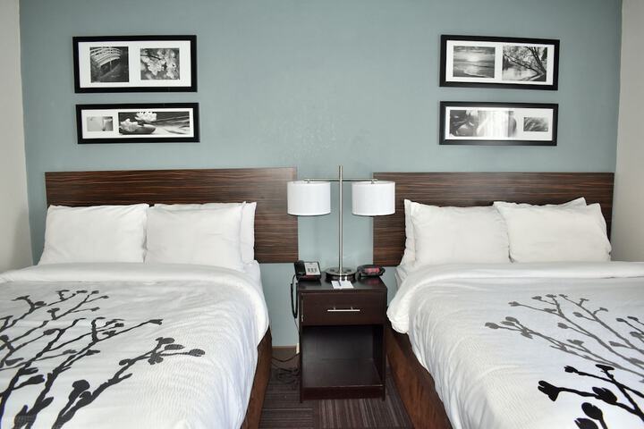 Room 27 of 40