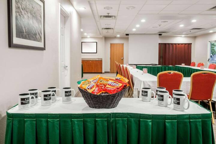Country Inn & Suites by Radisson Cookeville, TN