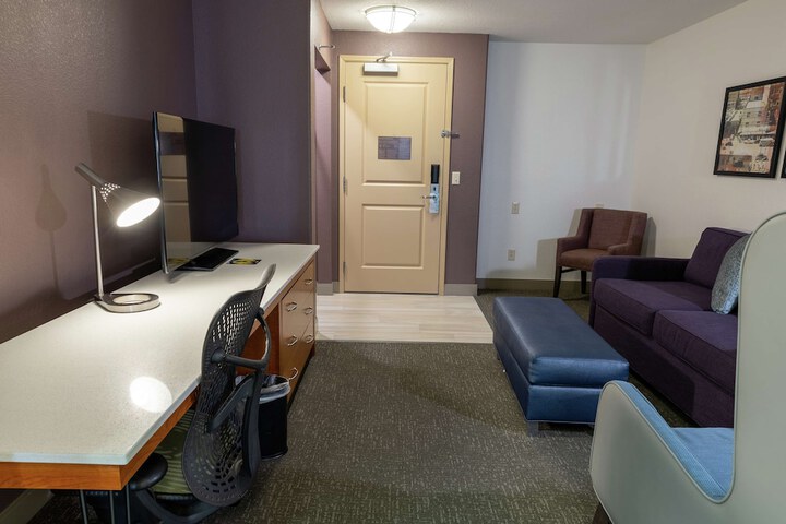 Room 64 of 92