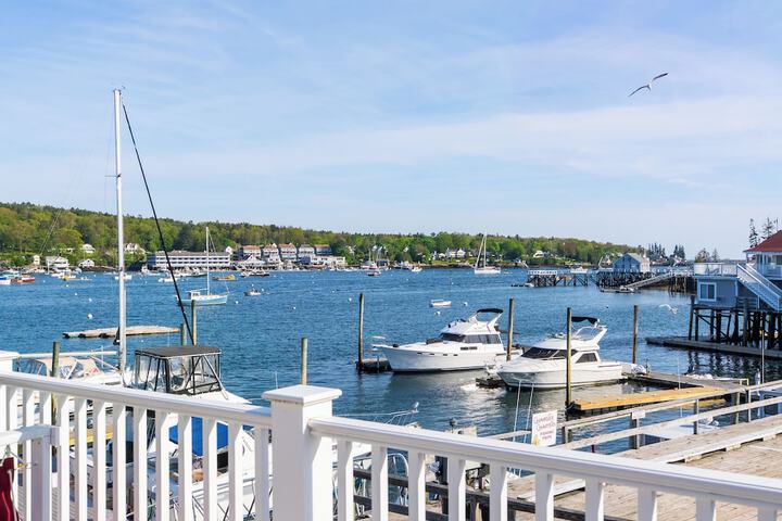 Tugboat Inn