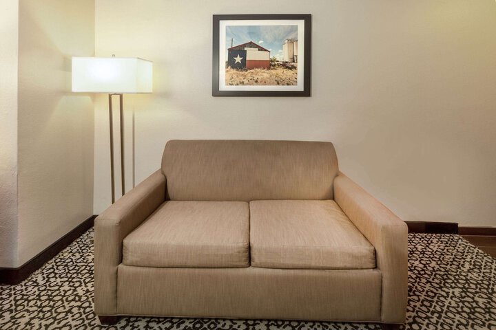 La Quinta Inn & Suites by Wyndham Rockwall