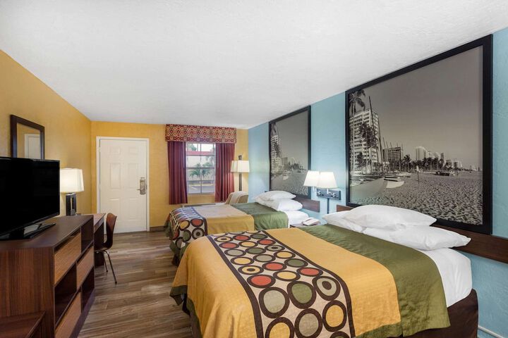Room 11 of 22