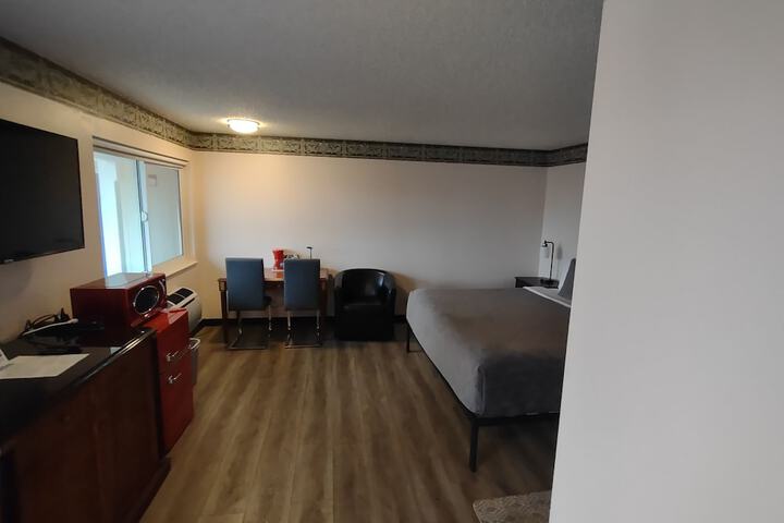 Room 76 of 125