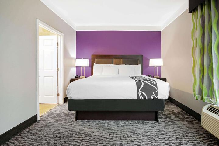 Room 35 of 48