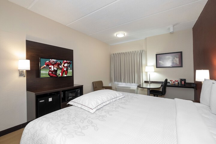 Room 14 of 33