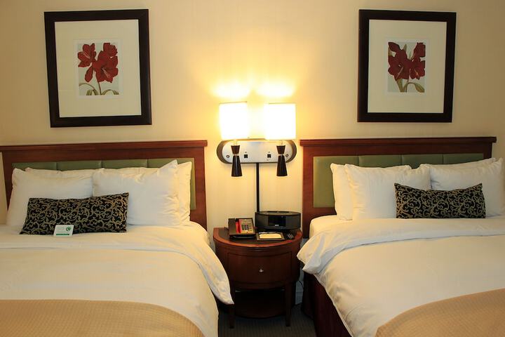 Room 32 of 49