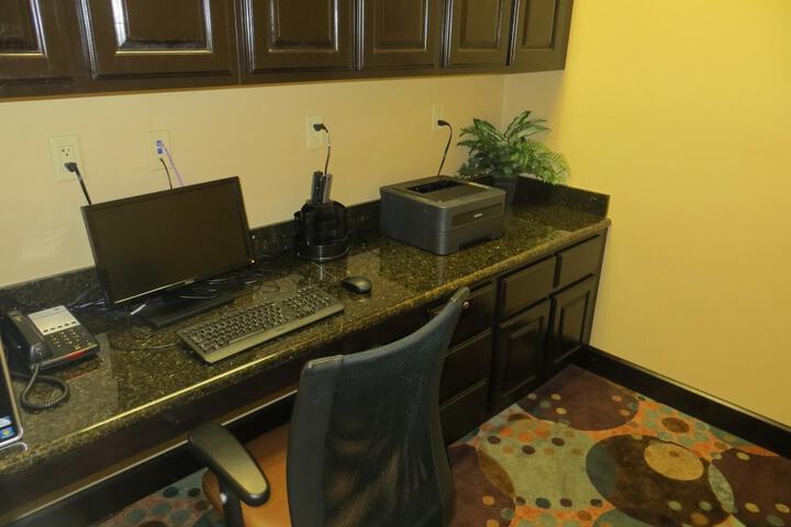 Business Center 22 of 22