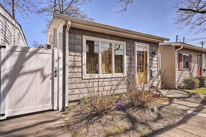 Bright Belmar Cottage Half Mi to Boardwalk!