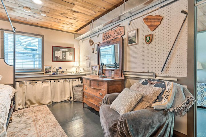 Bemus Point Vintage Suite w / Soaking Tub & Kitchen