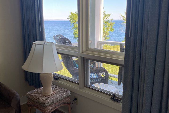 High Tide Inn