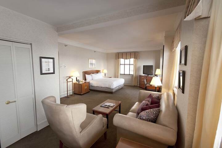 Hilton Cincinnati Netherland Plaza