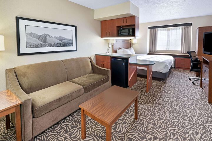 Room 17 of 38