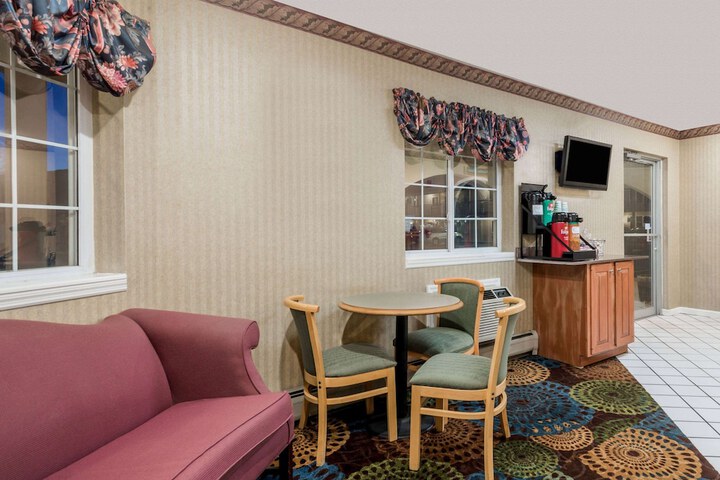 Hotel Interior 11 of 29