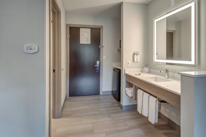Holiday Inn Express Portland East - Troutdale by IHG